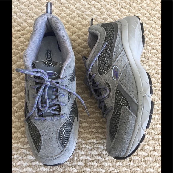 gray dr scholl's sneakers